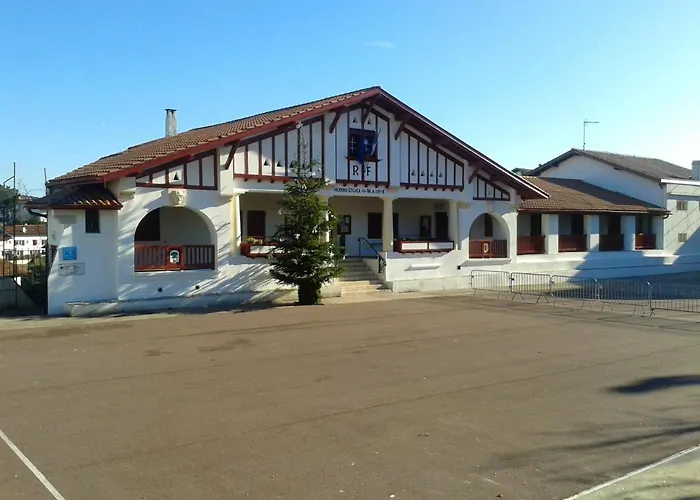 Confortable A 30 M² Avec Balcon Relaxant *