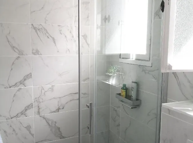 Confortable A 30 M² Avec Balcon Relaxant Daire