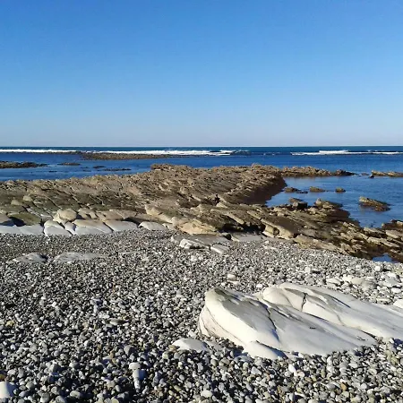 Confortable A 30 M² Avec Balcon Relaxant アパート