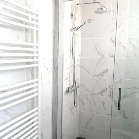 Confortable A 30 M² Avec Balcon Relaxant