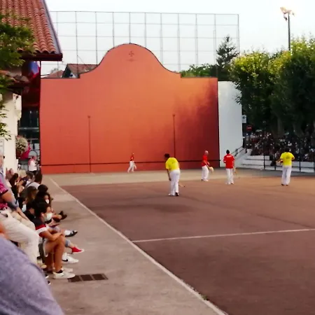 Confortable A 30 M² Avec Balcon Relaxant *