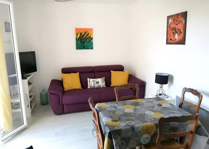 Confortable A 30 M² Avec Balcon Relaxant